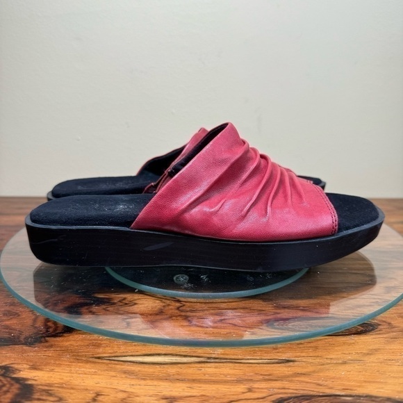 Munro Kala Slide Sandal - Red Leather - size 6 - Picture 13 of 15